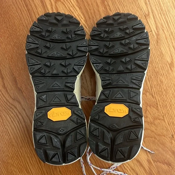 VEJA Dekkan Alveomesh Size 9 NEW - Picture 7 of 16